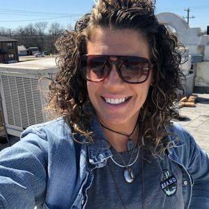 Meet your Posher, Julie